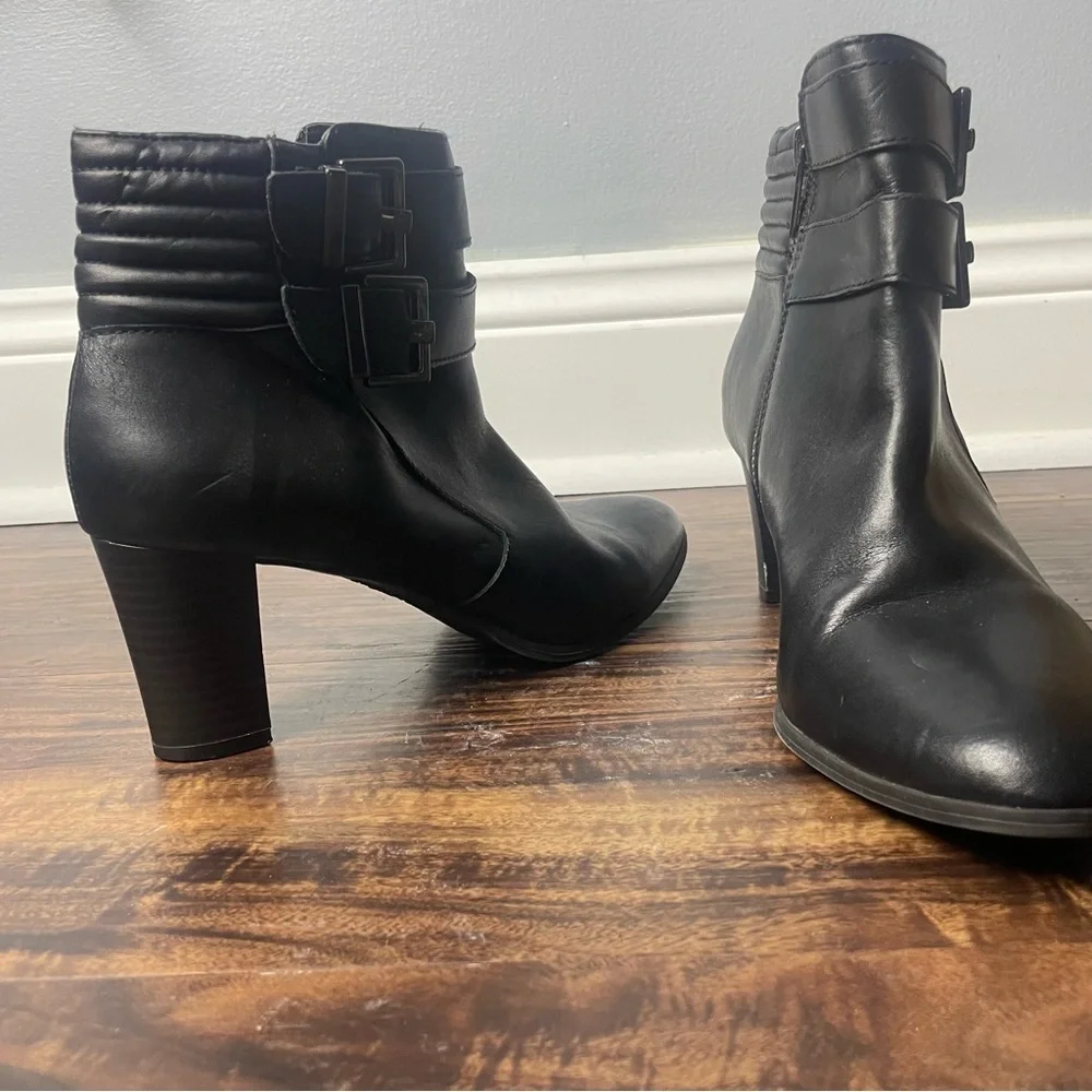 Anne Klein iflex Double Buckle Bootie Side Zip Size 7.5 “Towny” Vegan